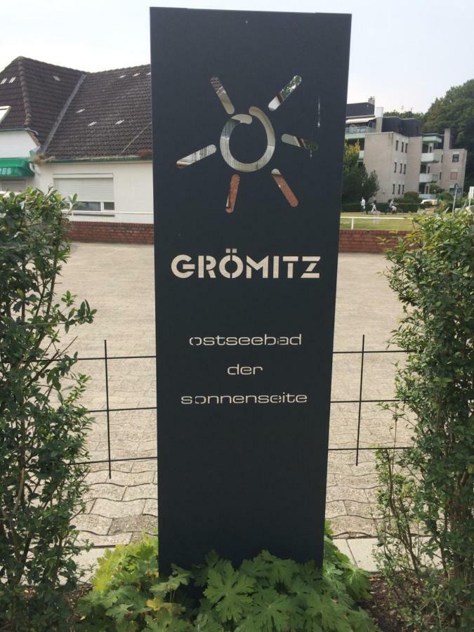 Ferienwohnungen Huening Groemitz Exterior photo
